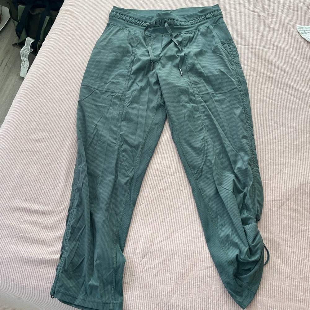 Lululemon dance studio pant mid rise crop green size 8 - Picture 5 of 8